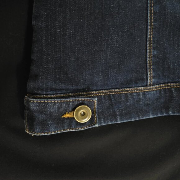 CAbi Jeans Blue Denim Jacket Womens S Style 721 Rodeo Trucker Classic Western - Picture 8 of 12